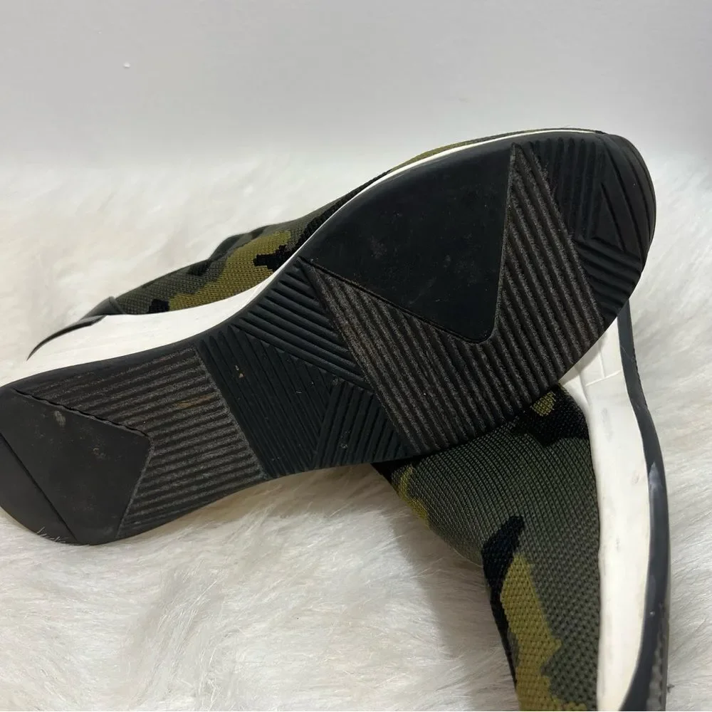 Steve Madden Mykala Camoflage‎ Sneaker -- 9.5